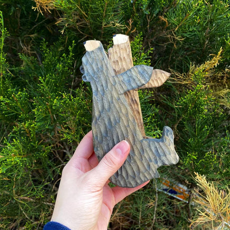 Interesting animal brown bear room door top wooden decoration home creative door frame decoration ornaments - V.I.P Digital Presence