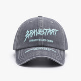 Gorra de béisbol sencilla y moderna para exteriores, versátil, con ala curva y bordado de letras para hombre y mujer, con lengüeta plana y cara lavada.