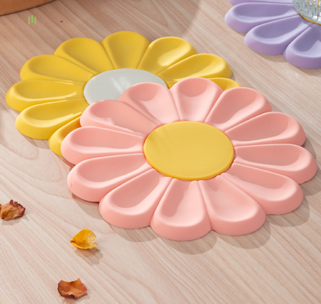 Creative Daisy Flower Household Oil and Heat Resistant Small Fresh Japanese and Korean Bowl and Plate Mats - V.I.P Digital Presence