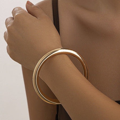 Ins style folding circular versatile bracelet, wide surface smooth irregular alloy bracelet - V.I.P Digital Presence