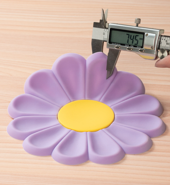 Creative Daisy Flower Household Oil and Heat Resistant Small Fresh Japanese and Korean Bowl and Plate Mats - V.I.P Digital Presence