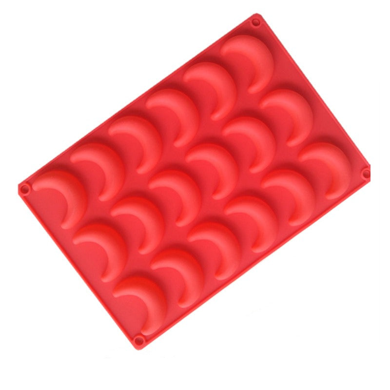 18 Chain Moon Silicone Ice Grid Mold Cold Soap Mold Creative Silicone Mold Bending Moon Chocolate Mold - V.I.P Digital Presence