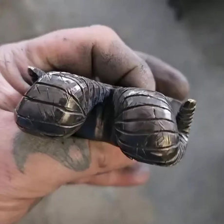 Retro - Luxury Sheep Horns Knuckle Ring: A Vintage Ram Horn Skull - inspired Knuckle Duster Ring, Ideal for Motorcyclists and Ro - V.I.P Digital Presence