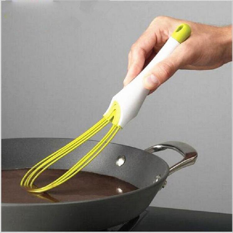 Rotating plastic egg beater multifunctional manual egg mixer easy to clean and dough baking tool - V.I.P Digital Presence
