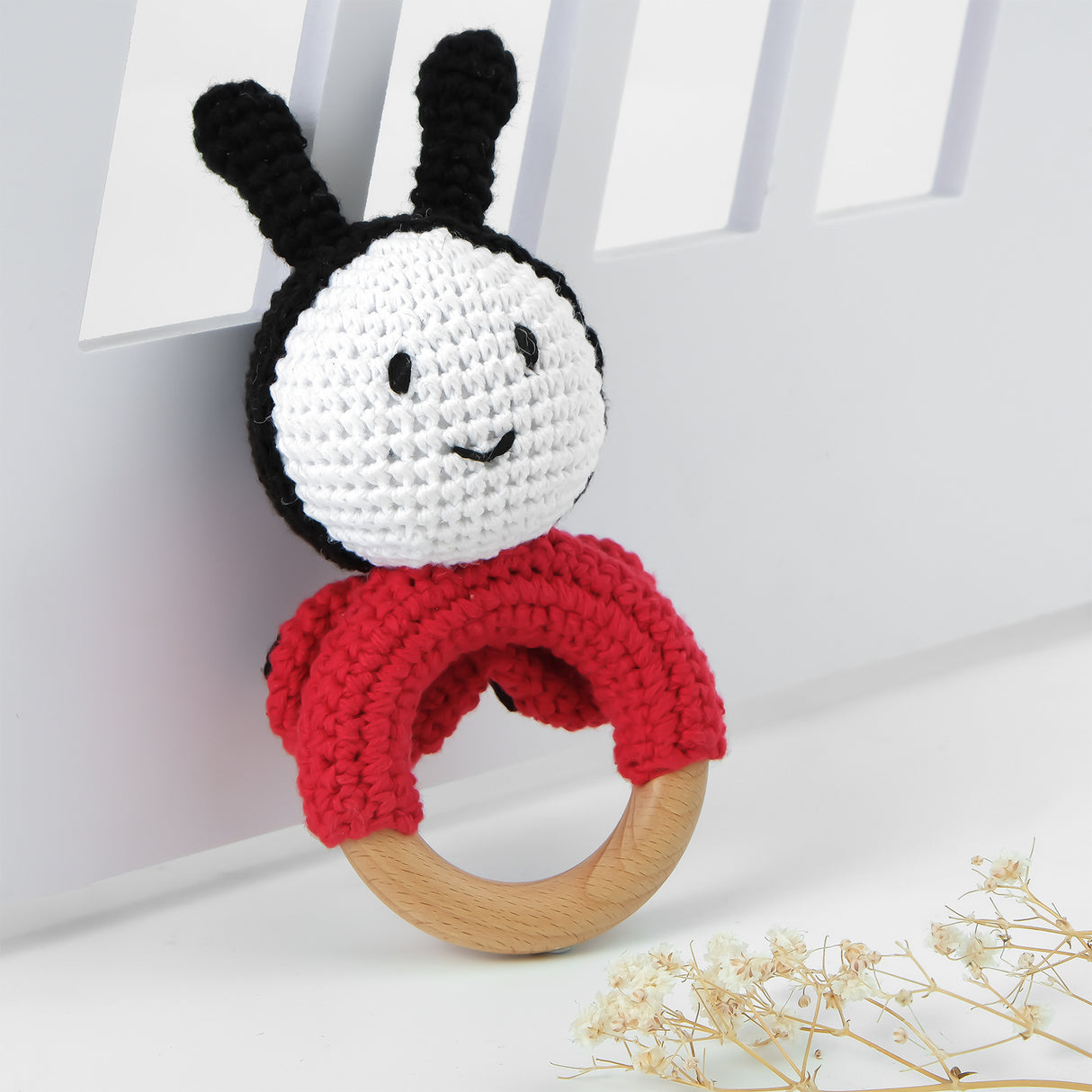Campana relajante para bebé con nombre tallado, regalo para recién nacido, regalo para el baño, muñeca de dibujos animados tejida