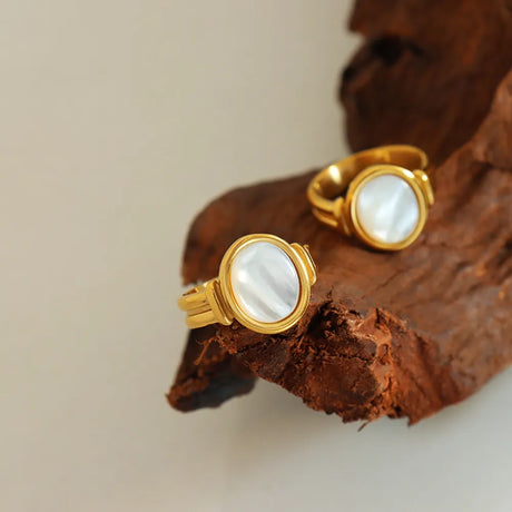 Vintage white seashell charming ring index finger ring accessory - V.I.P Digital Presence