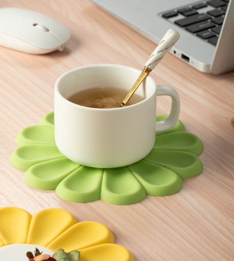 Creative Daisy Flower Household Oil and Heat Resistant Small Fresh Japanese and Korean Bowl and Plate Mats - V.I.P Digital Presence