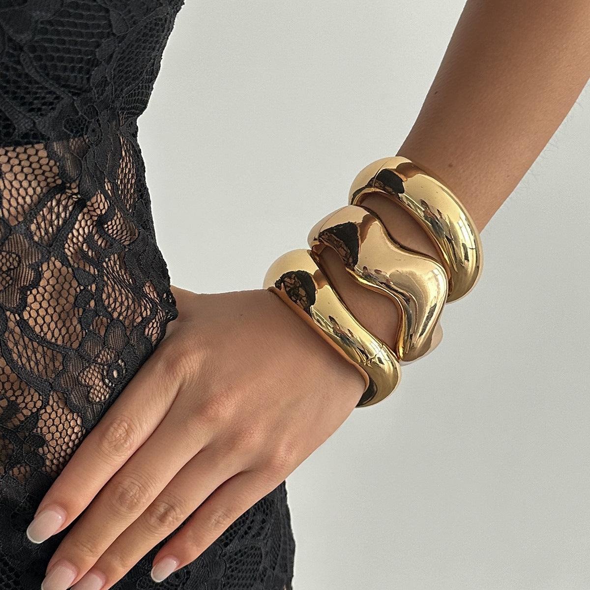 Fashionable metal curved spring bracelet, casual irregular Bracelet set - V.I.P Digital Presence
