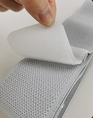 Strap support sports knee pads silicone shock absorption protection knee automatic closure outdoor sports - V.I.P Digital Presence