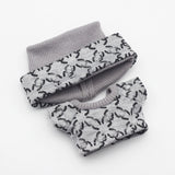 Caja sorpresa Labubu de 17 cm de primera y segunda generación, ropa para muñeca llorona de algodón de 10 cm, gorro estampado de punto