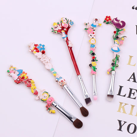 5 pcs Alice Makeup Brushes Design Horsehair Contouring Eyeshadow Brush Eyebrow Brush Lip Brush Beauty Tool - V.I.P Digital Presence