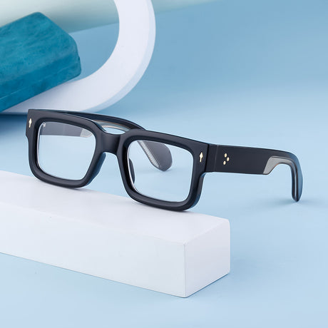 Fashionable boxy sunglasses for men with a simple frame that can be paired with nearsighted glasses - V.I.P Digital Presence