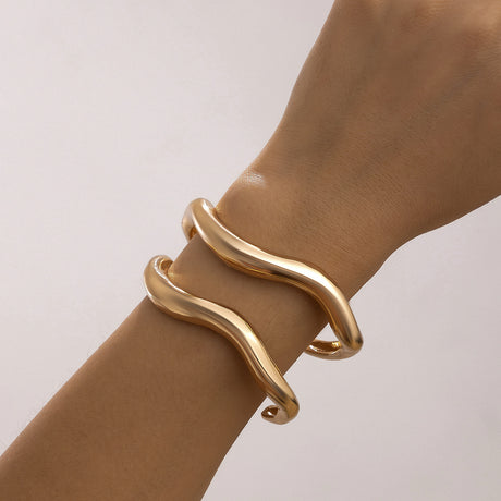Ins style folding circular versatile bracelet, wide surface smooth irregular alloy bracelet - V.I.P Digital Presence