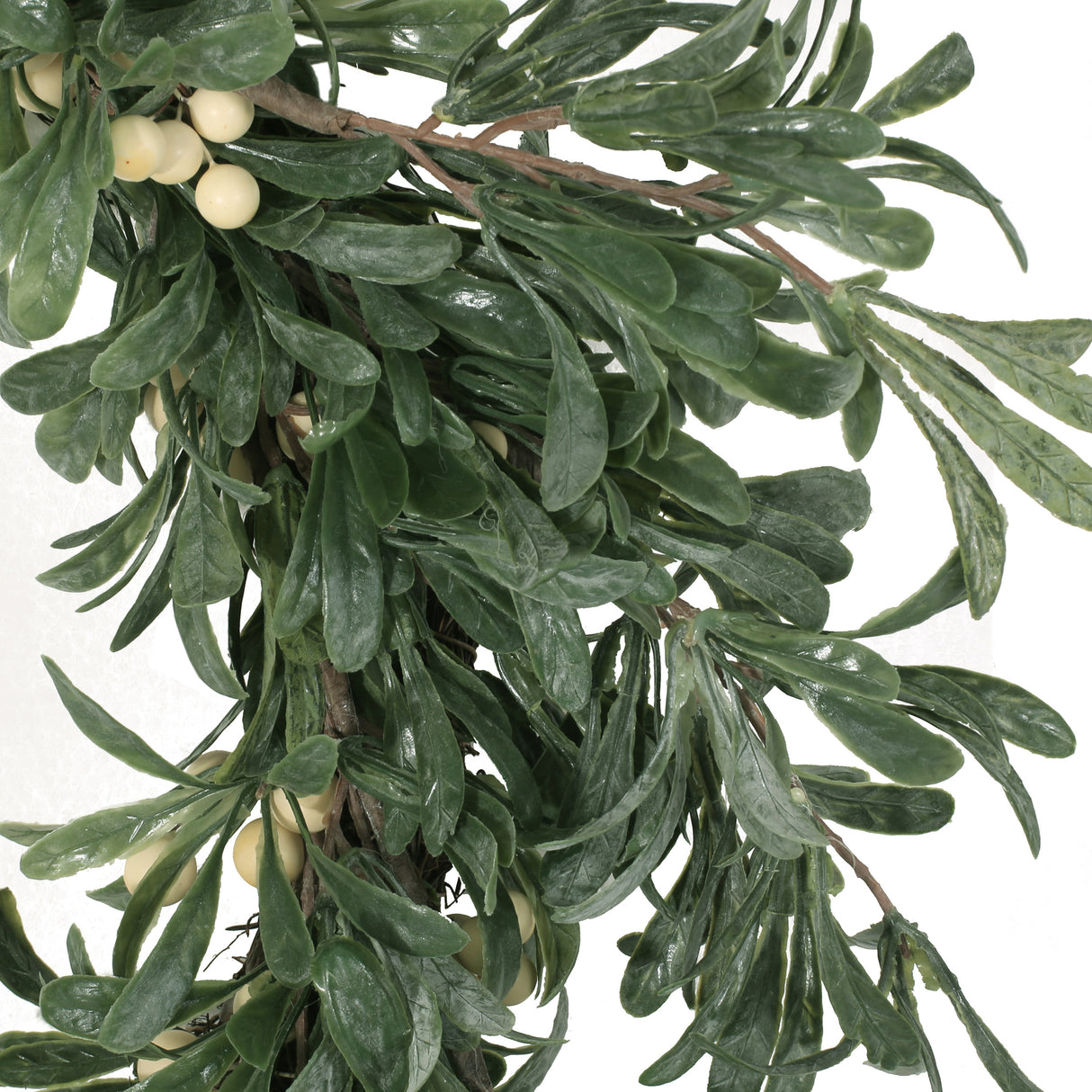 29" SNOWBERRY WREATH - V.I.P Digital Presence