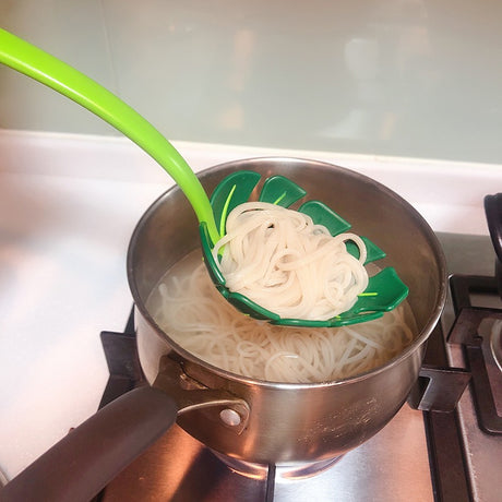 Green leaf spoon turtle back leaf Lo mein spoon spoon high temperature resistant large spoon - V.I.P Digital Presence