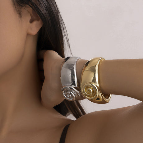 Ins style folding circular versatile bracelet, wide surface smooth irregular alloy bracelet - V.I.P Digital Presence