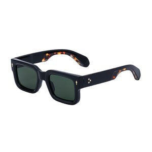 Fashionable boxy sunglasses for men with a simple frame that can be paired with nearsighted glasses - V.I.P Digital Presence