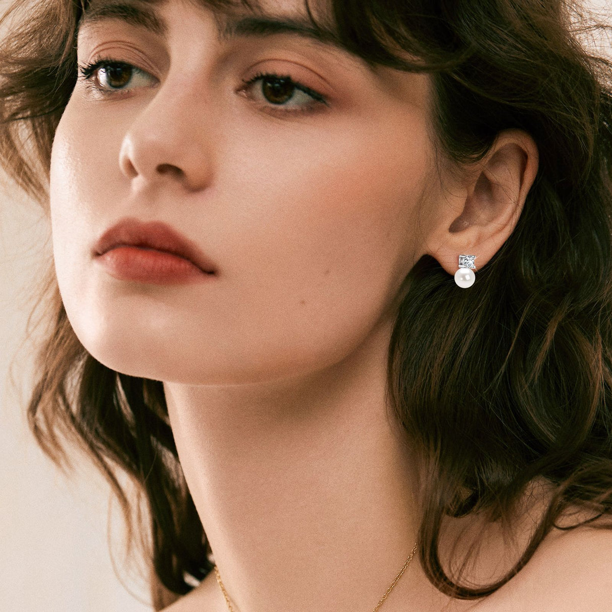 Fashionable freshwater pearl earrings s925 pure silver round strong light bulb earrings - V.I.P Digital Presence