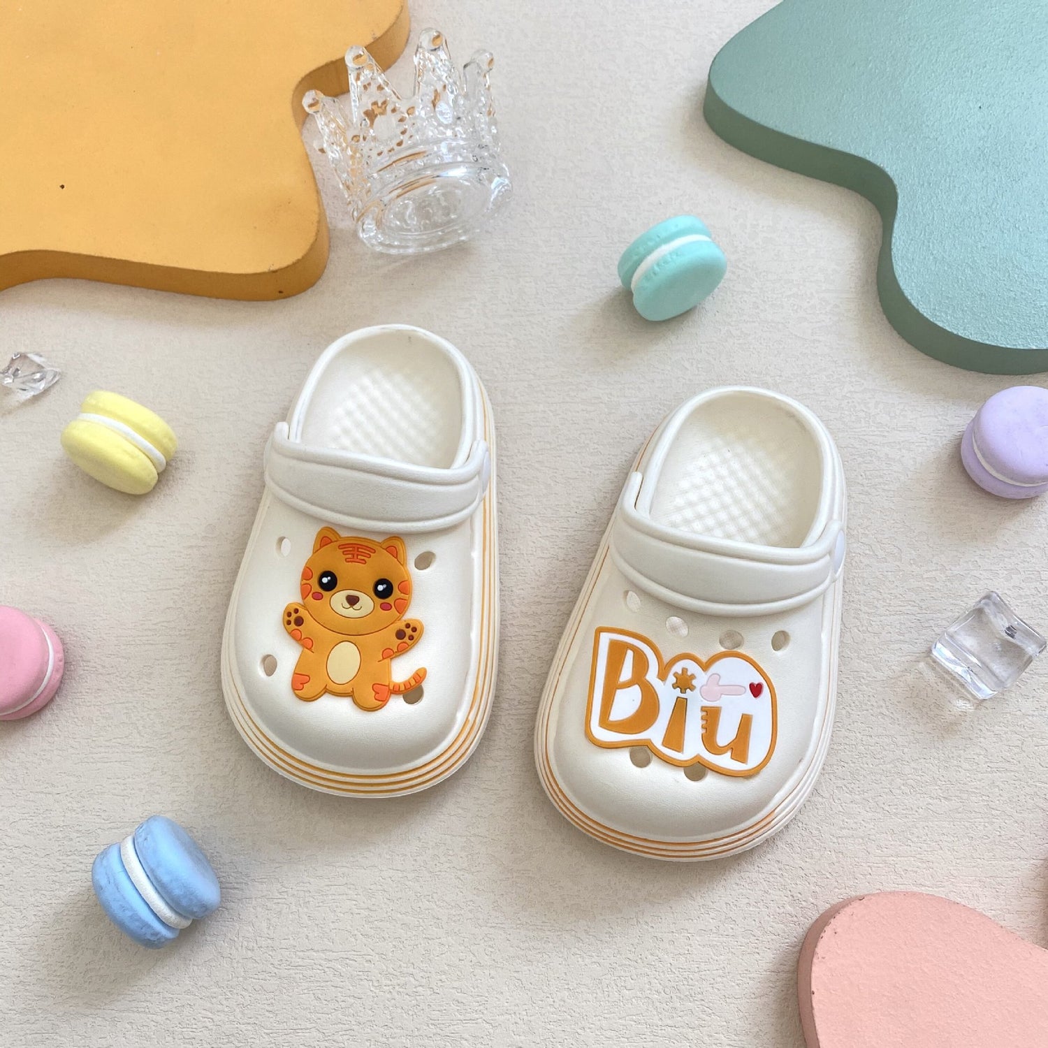 New Children's Hole Shoes Boys And Girls Summer Cute Outer Wear Toddler Soft Bottom Sandals And Slippers