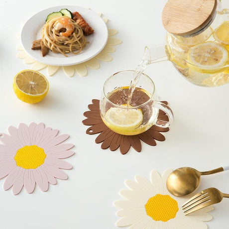 Minimal heat insulation mat, cup mat, European dining table, PVC anti slip and waterproof Nordic dish mat, bowl mat - V.I.P Digital Presence