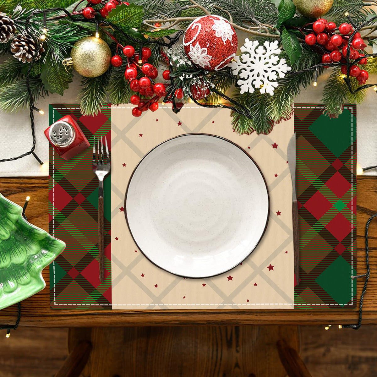 Christmas table mat with white linen snowman checkered print - V.I.P Digital Presence