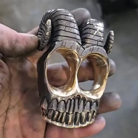 Retro - Luxury Sheep Horns Knuckle Ring: A Vintage Ram Horn Skull - inspired Knuckle Duster Ring, Ideal for Motorcyclists and Ro - V.I.P Digital Presence