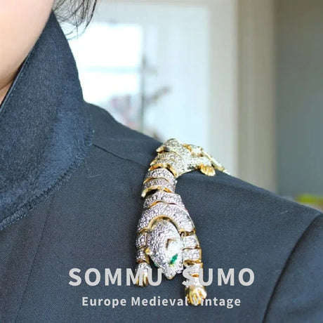 vintage pieces Brief brooch European autumn and winter accessories - V.I.P Digital Presence