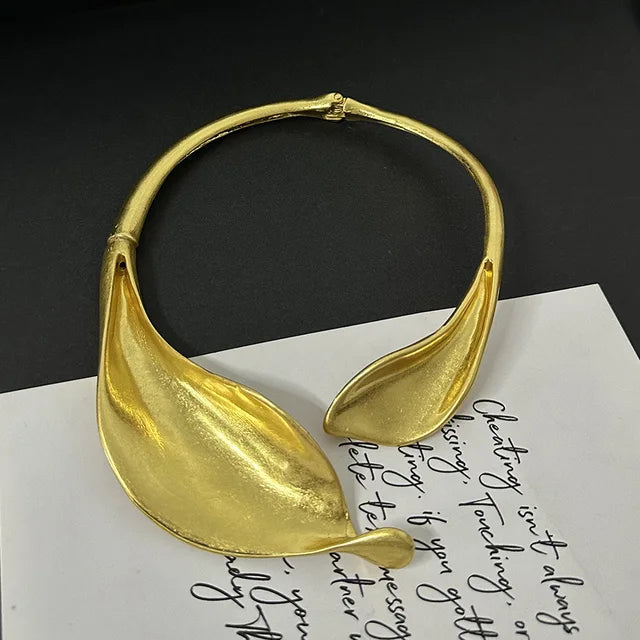 Metal leaf shaped flower bracelet bracelet - V.I.P Digital Presence