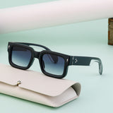 Fashionable boxy sunglasses for men with a simple frame that can be paired with nearsighted glasses - V.I.P Digital Presence