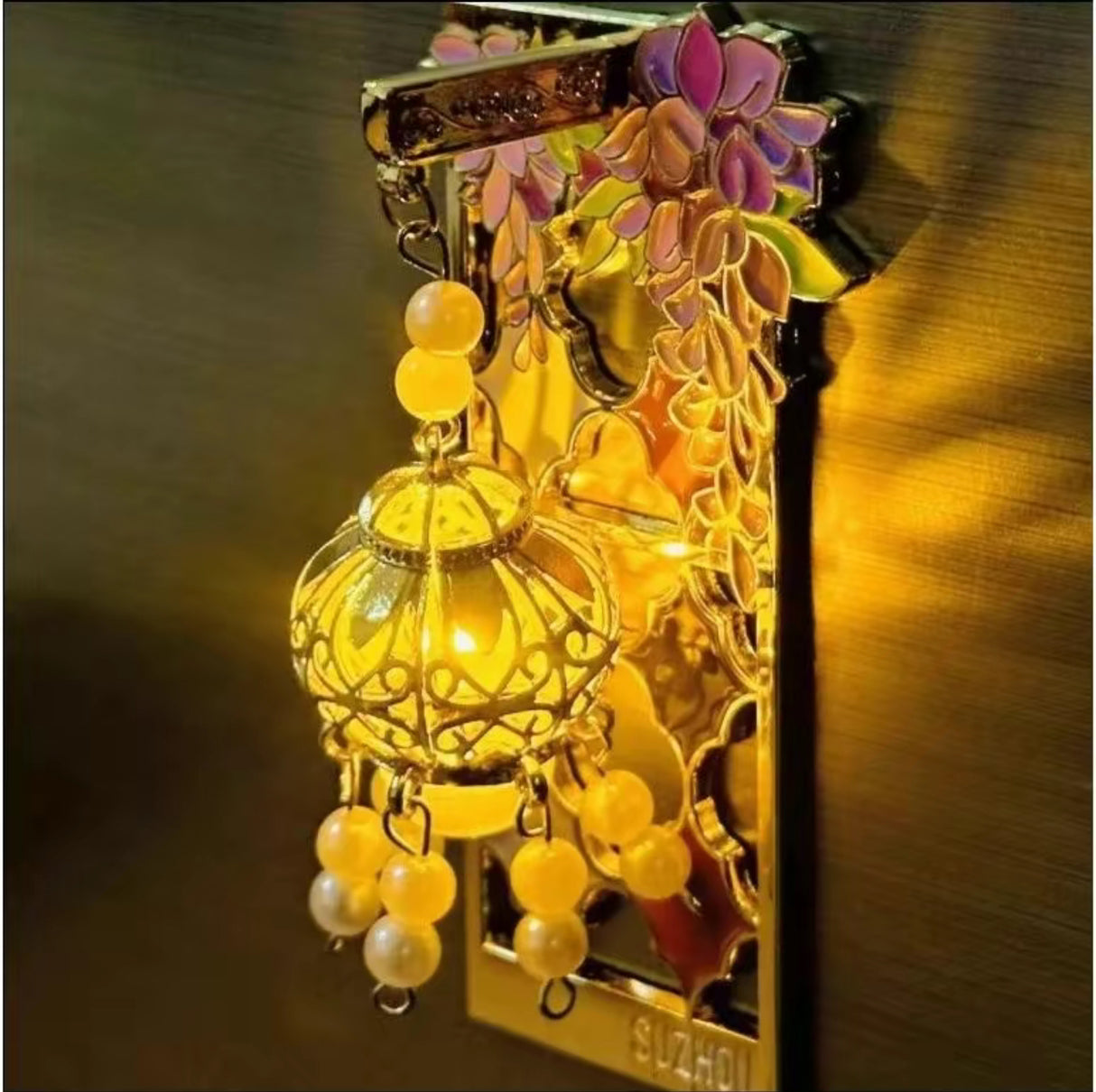 GlowCrane Wuhan Magnet