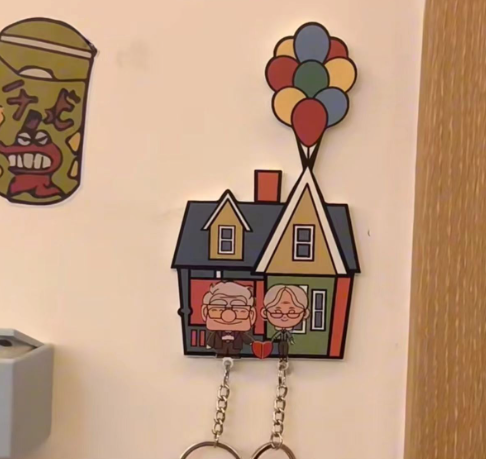 Crayon Shin chan couple keychain refrigerator sticker Simpson family flying house travel notes mobile castle couple pendant - V.I.P Digital Presence