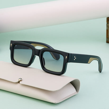 Fashionable boxy sunglasses for men with a simple frame that can be paired with nearsighted glasses - V.I.P Digital Presence