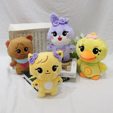Lindos muñecos de peluche de pato amarillo, oso y conejo morado